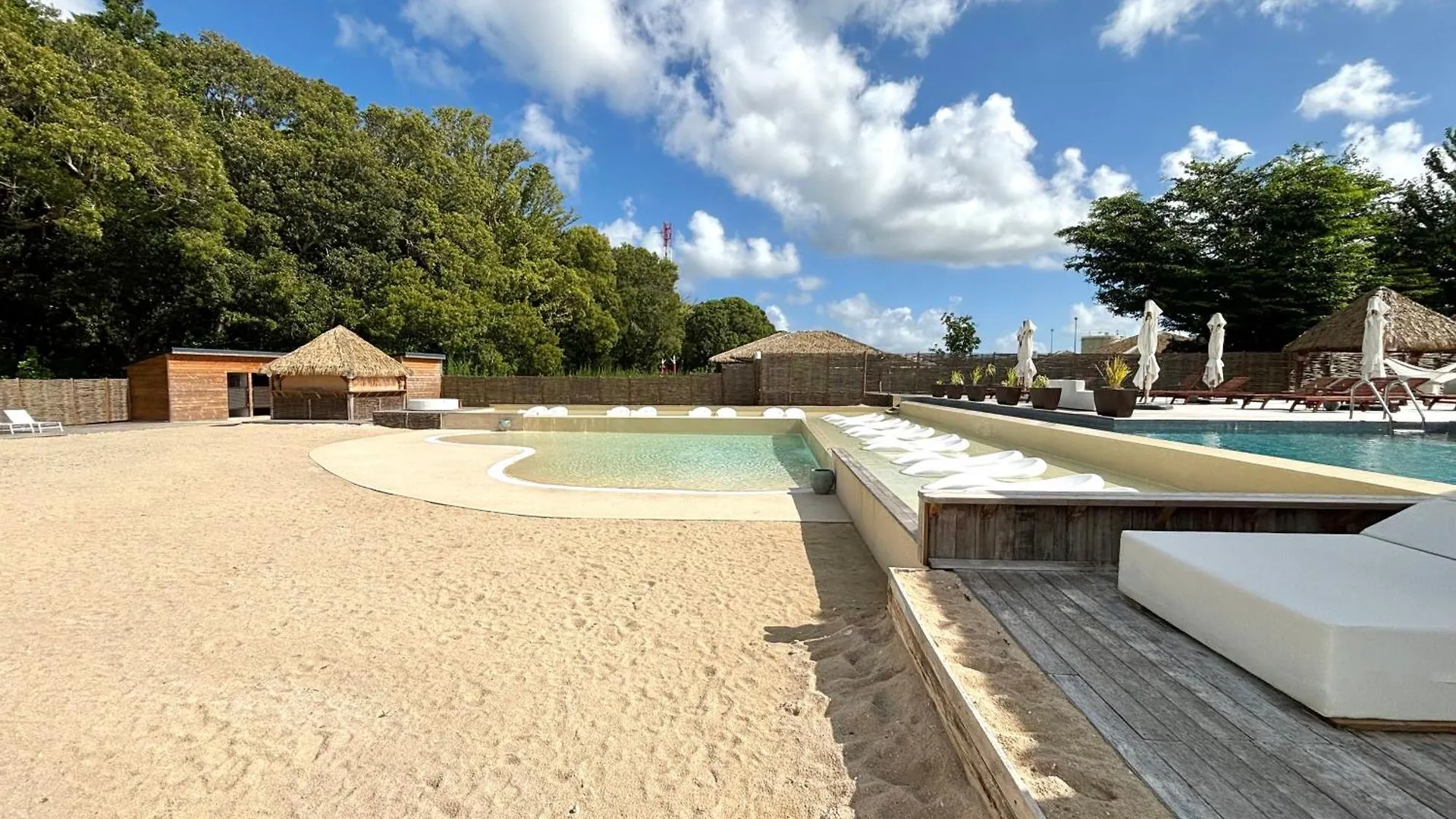 La Saranah Beach Resort - Blue Dream, Piscine Grand-Bourg  Guadeloupe